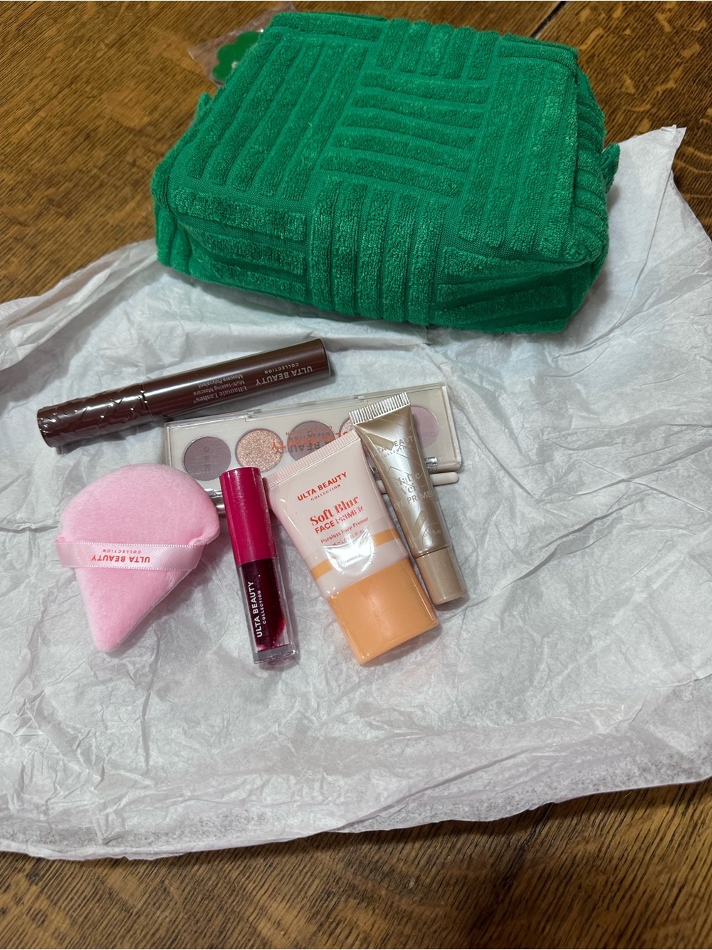 Ulta Beauty Eyeshadow & Travel Pouch Set - Green Pouch with Pink Accents